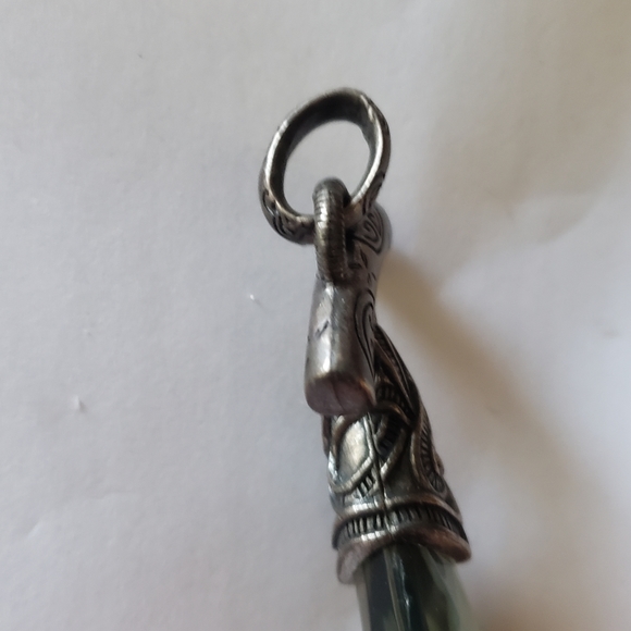 Vintage Green Opalescent Stone Pendant - Picture 2 of 6